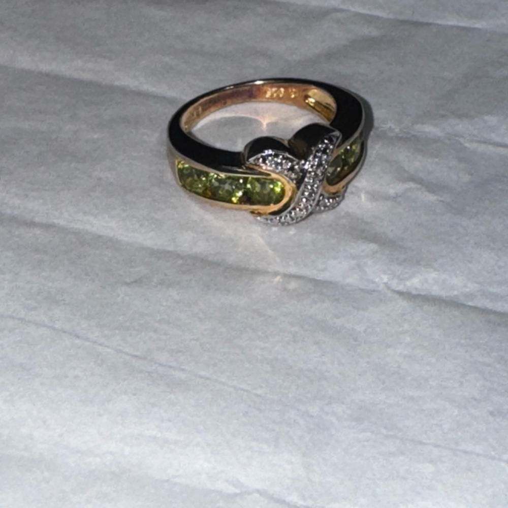 Peridot gemstone ring - Picture 5 of 6